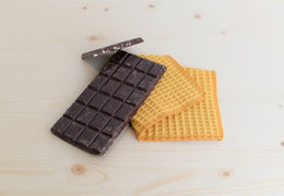Tablette de chocolat noir bio aux amandes