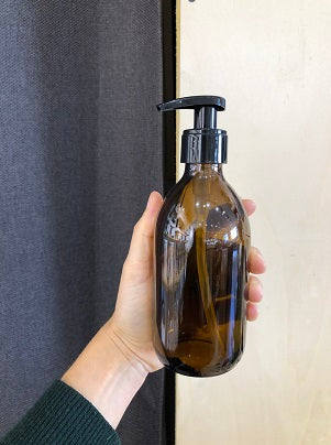 Flacon avec pompe en verre teinté 300 ml