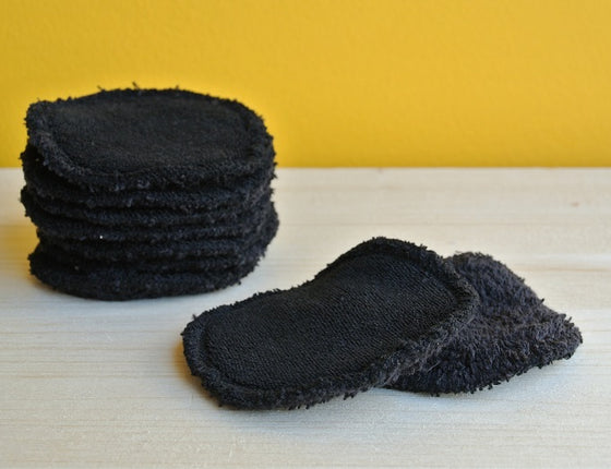 Disque de coton démaquillant noir